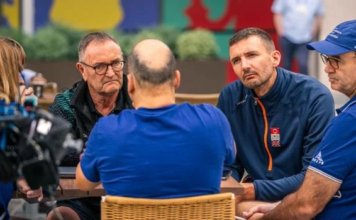 America’s Cup: Tensions Rise as Britannia and Team New Zealand ‘Agree to Disagree’ After Intense Umpires Meeting Britannia, Team New Zealand and the umpires held an informal meeting after the near-miss on day two of the America’s Cup match. Team NZ’s legal advisor Russell Green, left, with Britannia’s Giles Scott, centre, and chief umpire Richard Slater, right. Georgia Schofield/Photosport